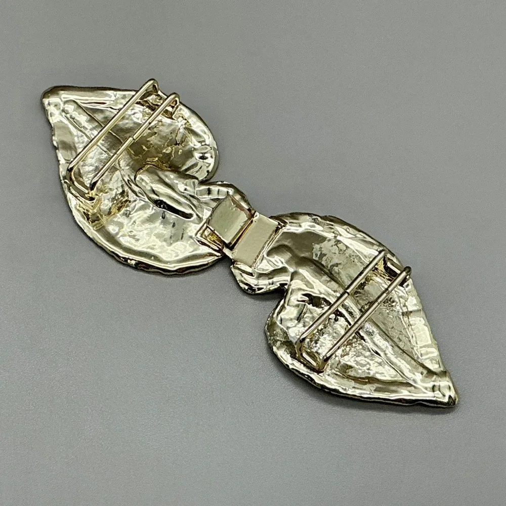 Belt Buckle Women Gold Tone Textured Leaf Interlocking Clasp Vintage 4 Inch
